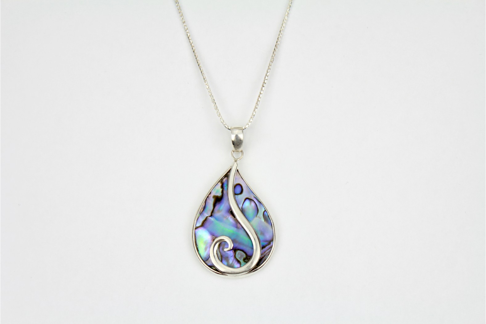 Stunning Abalone Shell with silver overlay contemporary style with 18ins 45cm popcorn chain