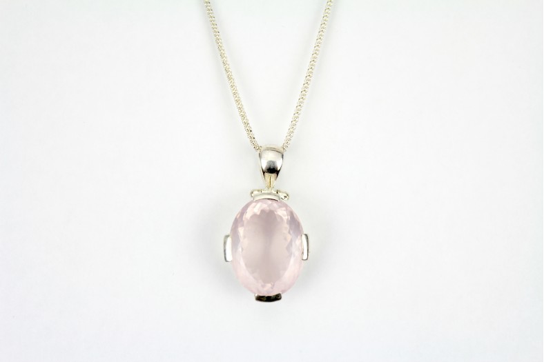 Stunning chunky Rose Quartz faceted edge set in heavy silver on 18ins. 45cm heavyweight popcorn chain